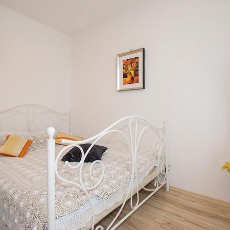 Studio Gabi, Premantura Apartment Luaran gambar