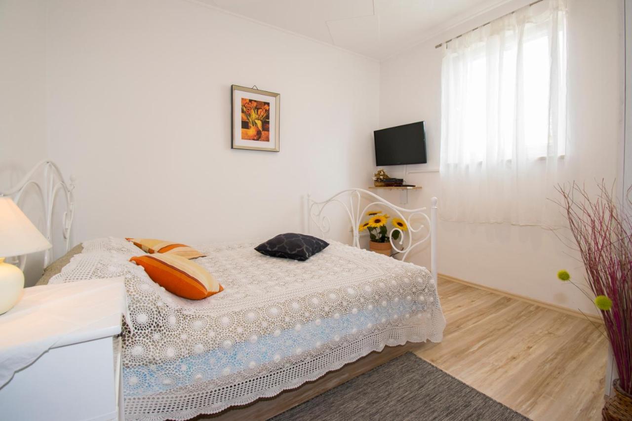 Studio Gabi, Premantura Apartment Luaran gambar